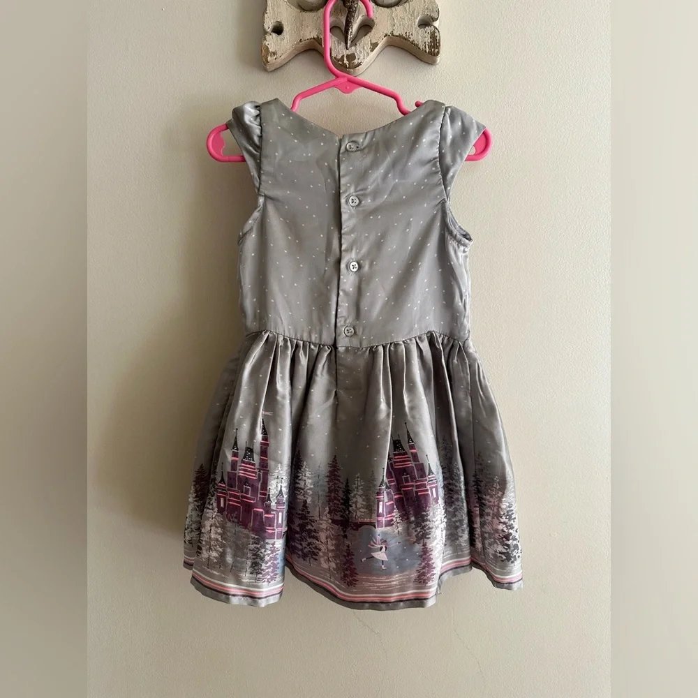 Girls Winter wonderland Castle Christmas Dress Size 3T